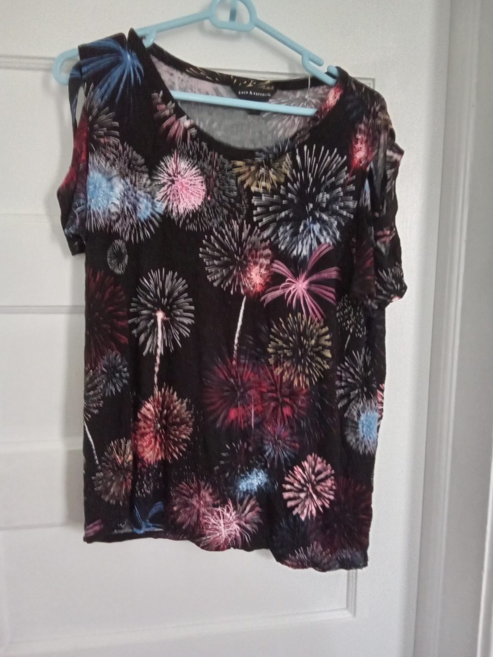 Rock & Republic Black Short-Sleeve Firework Print Top